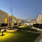 Lejlighed 2br Apt, Steps To Ria Formosa, Pool & Gym *