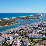Central 2Br Apt, Steps To Ria Formosa, Pool & Gym