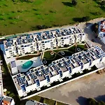 2br Apt, Steps To Ria Formosa, Pool & Gym Lejlighed Tavira